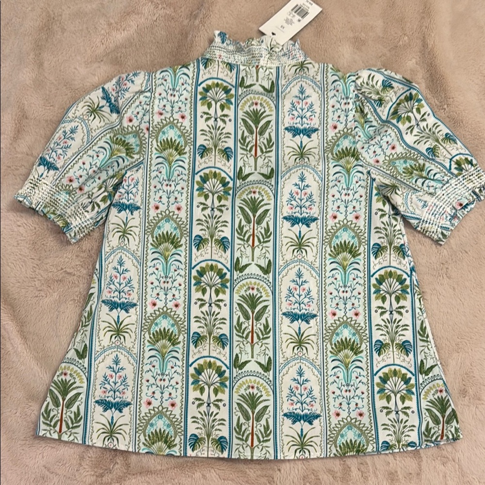 Crown & Ivy : Floral Patterned Blouse with Ruffled Neckline - Picture 5 of 7